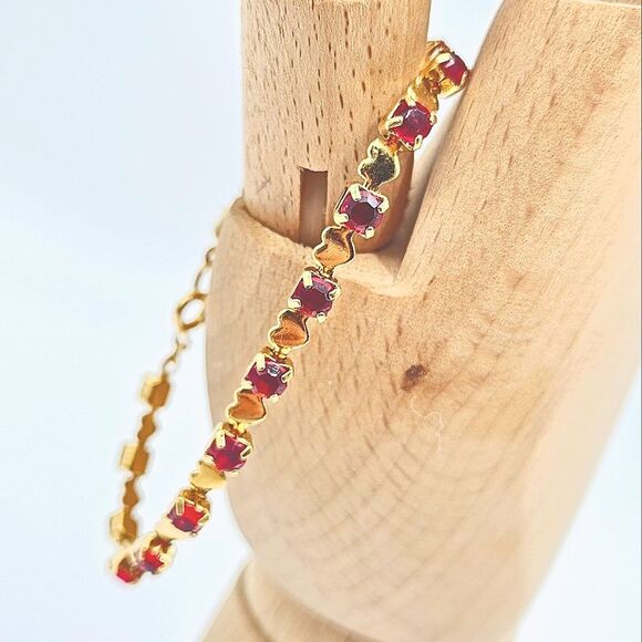 Vintage Sweetheart Ruby Red Rhinestone & Gold Heart Tennis Bracelet - Picture 7 of 10